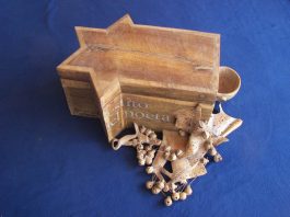 “La narrazione degli oggetti quotidiani” di Pisani