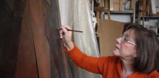 Sara Montani in mostra con “Abito l’abito”