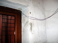 Partic. intonaci scrostati all'interno