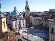 La piazza antistante il Santuario di Santa Maria di Piazza