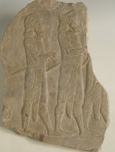 Frammento di bassorilievo in calcare, Ninive