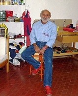 Ermanno Cristini nel suo studio