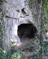 La grotta "Tana del Lupo" di Angera