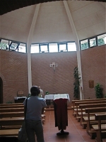 L'interno della chiesa dell'ospedale