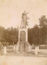 Luino, Monumento all'Eroe