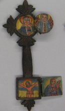 Croce decorata con santo, angeli e Madonna. Sec. XX