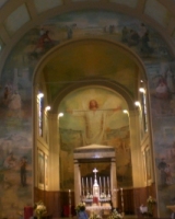 L'abside con l'arco trionfale