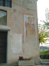 La facciata della chiesetta di Erbamolle