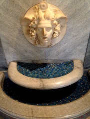  La testa della Medusa nella fontana realizzata da Castiglioni