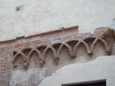 Varese, ex San Lorenzo, particolare degli archetti