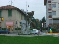 La statua in Piazza LibertÃ 