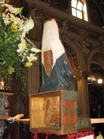 Il retro della scultura lignea della Madonna col Bambino