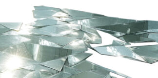 Vetro e specchi: riflessi di un mondo visto da giovani artisti