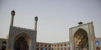 Lo specchio e il volto – seconda parte