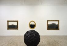 Tra consumismo esausto e poesia della materia